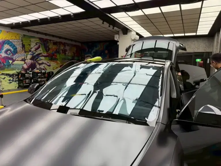 New Model Y 桑馬克 符合法規 隔熱紙完工照片